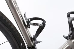 Selcof Carbon Bottle Cage Gloss Black -Planetx Bike Store BOSEPCEGBK P4 01