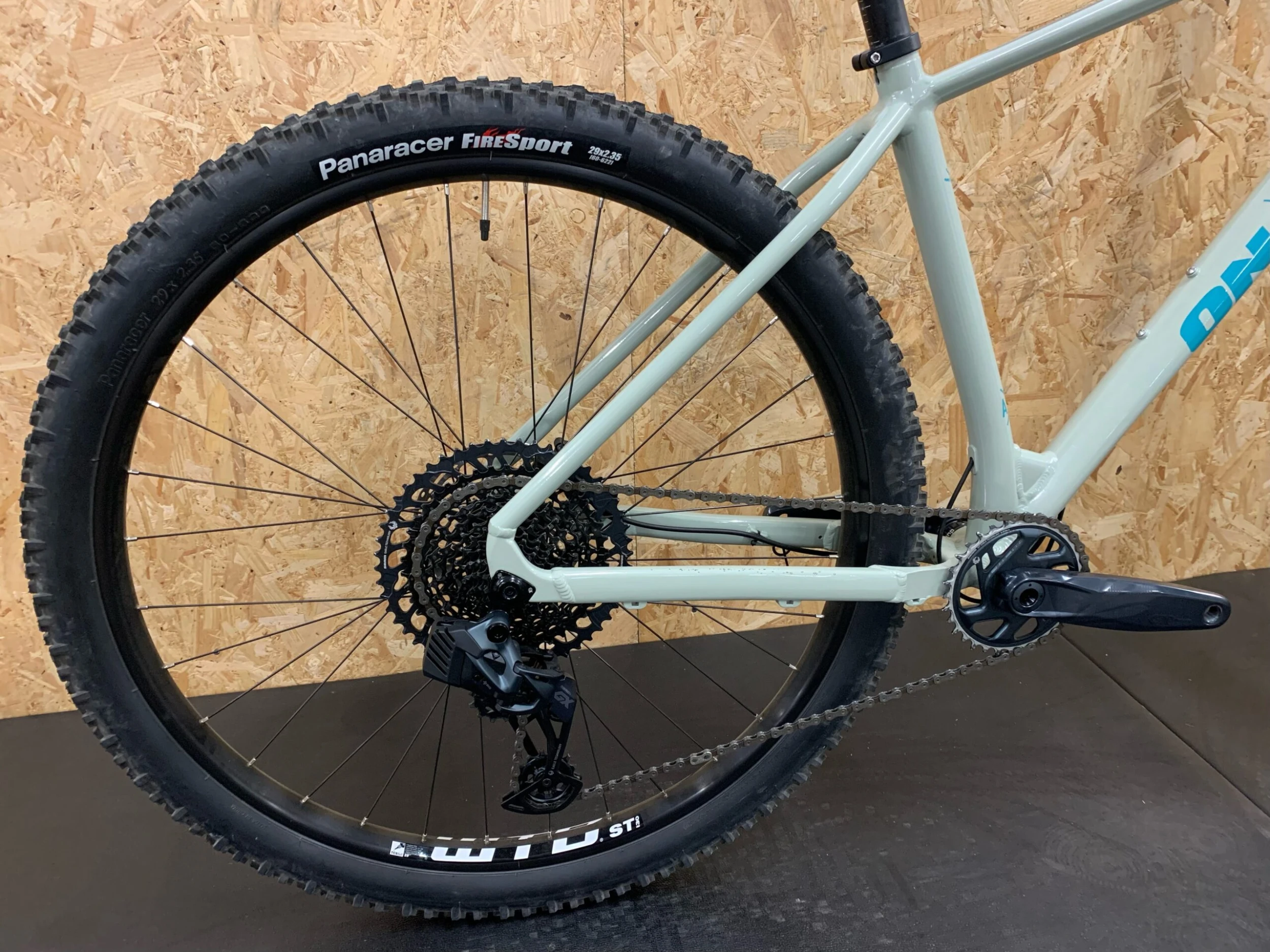 On-One Scandal LTD GX AXS - Mineral Green - Large 4 On-One Scandal LTD GX AXS - Mineral Green - Large - Image 2